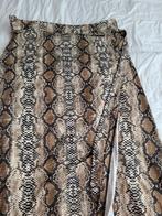Slangenprint rok met split - Maat M, Kleding | Dames, Rokken, Bruin, Maat 42/44 (L), Ophalen of Verzenden, Onder de knie