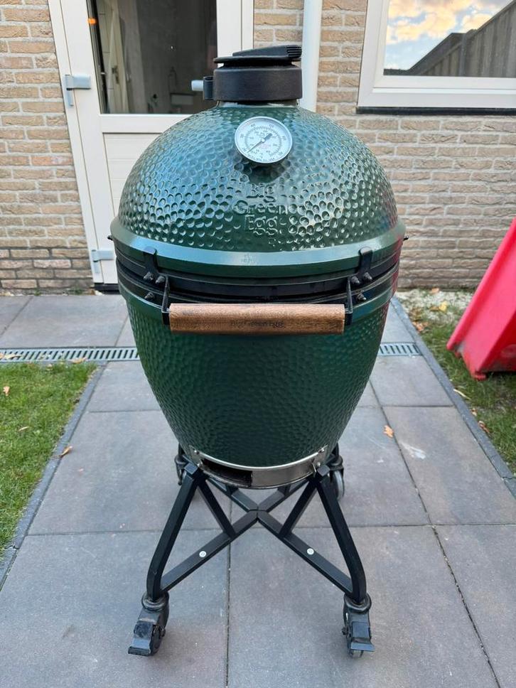 Mooie uitgebreide Big Green Egg Large, Tuin en Terras, Houtskoolbarbecues, Zo goed als nieuw, Ophalen