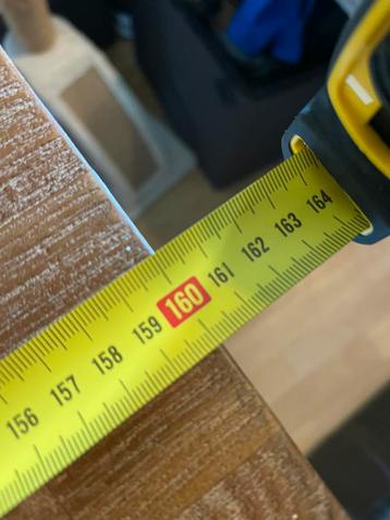 Mooie eettafel beschikbaar voor biedingen
