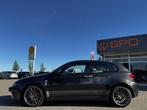 Alfa Romeo 147 3.2 V6 GTA|250PK|Leder|CollectorsItem|Novitec, Auto's, Alfa Romeo, Voorwielaandrijving, Zwart, Navigatiesysteem