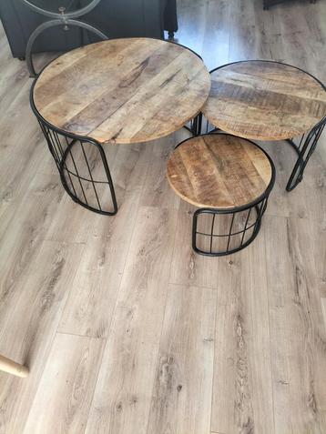 Mango hout Salon tafeltjes beschikbaar voor biedingen