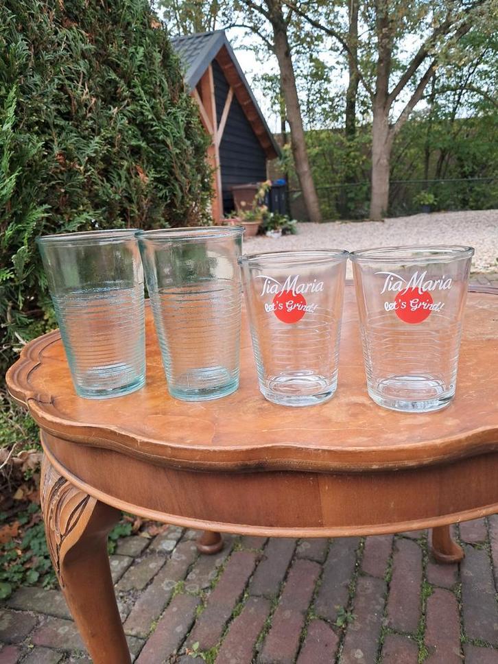 2 x Jamie Oliver glazen en 2 x Tia Maria glazen, Huis en Inrichting, Keuken | Servies, Gebruikt, Glas of Glazen, Effen, Glas, Ophalen of Verzenden