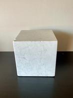 Vintage Carrara Marmeren Piëdestal sokkel object Zuil 1980s, Huis en Inrichting, Woonaccessoires | Zuilen en Pilaren, Ophalen of Verzenden