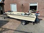 Mooi visbootje met trailer zie tekst bieden vanaf €1250,00, Benzine, Buitenboordmotor, Polyester, Zo goed als nieuw