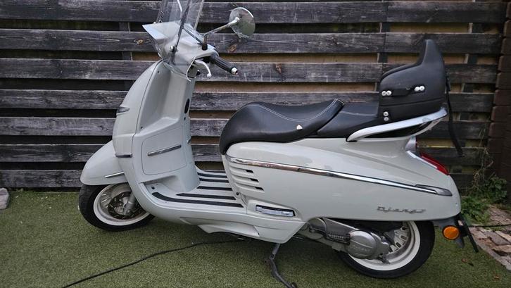 Peugeot Django slechts 4400 KM (blauw kenteken), Fietsen en Brommers, Scooters | Peugeot, Zo goed als nieuw, Overige modellen