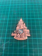 Raveleijn Pin 2013 - efteling, Verzamelen, Speldjes, Pins en Buttons, Verzenden, Zo goed als nieuw, Figuurtje, Speldje of Pin