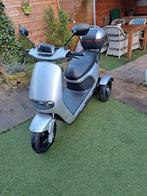 IVA T3  electrische schooter, Fietsen en Brommers, Scooters | Overige merken, Maximaal 45 km/u, Elektrisch, Zo goed als nieuw