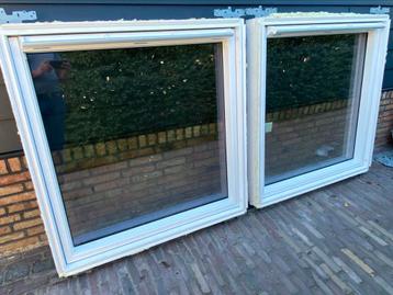VELUX 114x118 SK06 dakraam kantelraam zolderraam tuimelraam beschikbaar voor biedingen