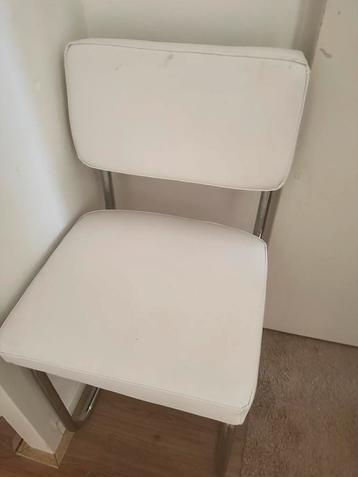 4 stoelen wit te koop