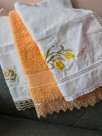 Vintage handdoeken set | Gastendoeken met kant, Huis en Inrichting, Ophalen of Verzenden, Nieuw, Wit, Handdoek