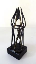 Bronzen beeldje drie figuren geheven armen punten 6628-b, Ophalen of Verzenden, Brons