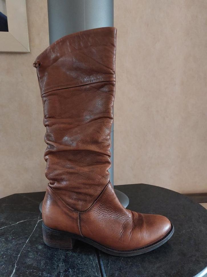 Prachtige LEREN herfstlaarzen, maat 37, Kleding | Dames, Schoenen, Gedragen, Hoge laarzen, Overige kleuren, Ophalen of Verzenden
