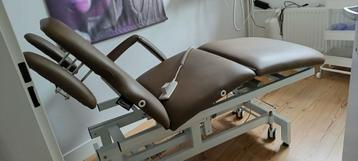 ZO GOED ALS NIEUW BEHANDELTAFEL beschikbaar voor biedingen