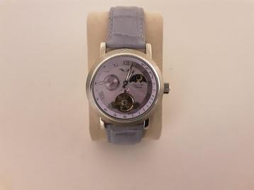 Horloge  beschikbaar voor biedingen