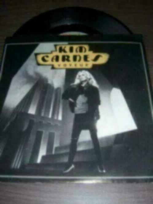 Kim Carnes met Voyeur (1982) in nieuwstaat, Cd's en Dvd's, Vinyl Singles, Zo goed als nieuw, Single, Pop, 7 inch, Verzenden