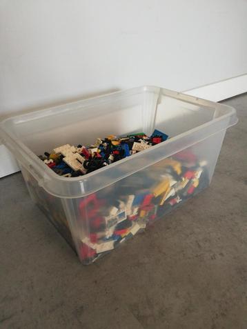 Krat vol Lego  beschikbaar voor biedingen