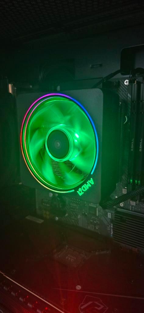 AMD Ryzen 9 7900 - 12 Cores Processor met Wraith Prism, Computers en Software, Computerkoelers, Gebruikt, Luchtkoeling, Ophalen of Verzenden