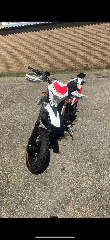 Schakelbrommer Beta rr50 beschikbaar voor biedingen