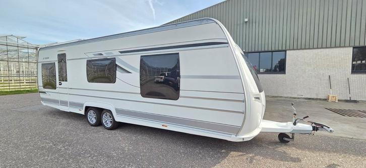 Nette Fendt Le Vogue 700 met voortent, Caravans en Kamperen, Caravans, Bedrijf, tot en met 5, 1500 - 2000 kg, Rondzit, Fendt, Queensbed