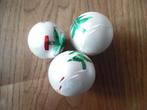 3 antieke kerstboomballen mat wit met groen en rood 3 maten, Ophalen of Verzenden, Zo goed als nieuw