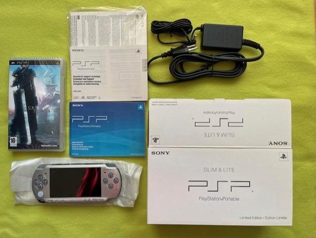 PSP Console Final Fantasy VII advent children special editie, Spelcomputers en Games, Spelcomputers | Sony PSP, Zo goed als nieuw