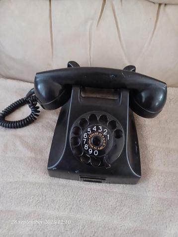 Bakeliet ptt telefoon  vintage/,retro decoratie  30€ beschikbaar voor biedingen