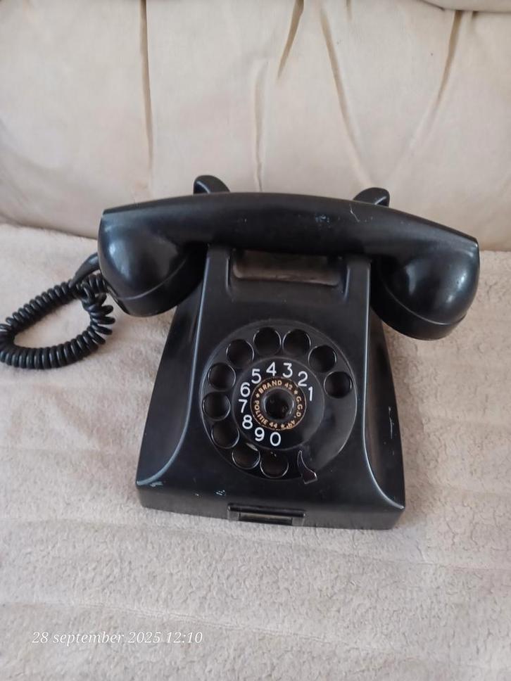 Bakeliet ptt telefoon  vintage/,retro decoratie  30€, Telecommunicatie, Vaste telefoons | Niet Draadloos, Bakeliet, Met draaischijf