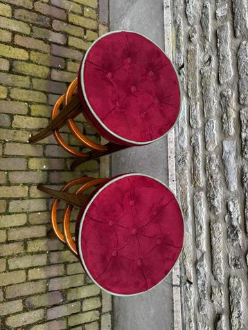 2 Suède Barkrukken beschikbaar voor biedingen