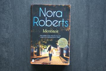 IDENTITEIT..... Nora Roberts... (2023) beschikbaar voor biedingen