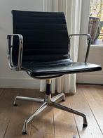 Originele Vitra Eames EA108 stoel met zwart leder, Huis en Inrichting, Bureaustoelen, Ophalen, Gebruikt, Zwart, Bureaustoel