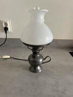 Elektrische olielamp met tinnen voet, Huis en Inrichting, Lampen | Tafellampen, Ophalen of Verzenden, Gebruikt, Glas, Minder dan 50 cm