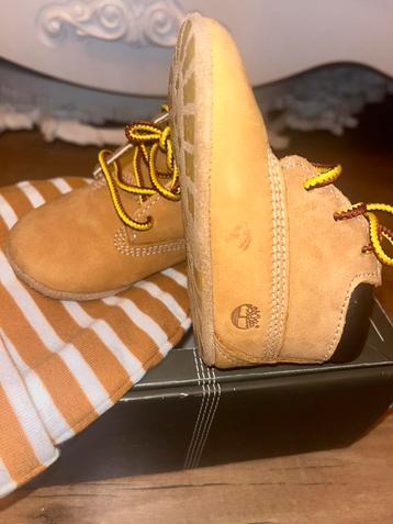 Timberlands baby met mutsje maat 17