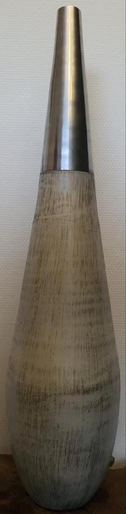 Vaas aluminium design item groot uniek 80 cm beschikbaar voor biedingen