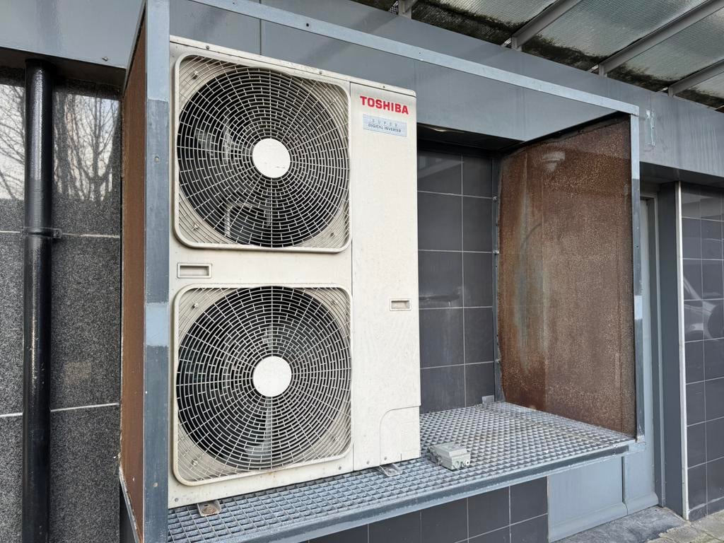 Toshiba airco systeem, Witgoed en Apparatuur, Airco's, Ophalen, 3 snelheden of meer, 100 m³ of groter, Gebruikt