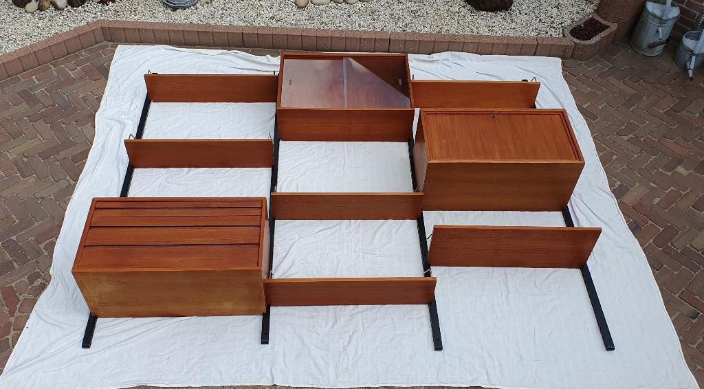 Poul Cadovius wandmeubel, Ophalen, Gebruikt, Overige materialen, Met deur(en)