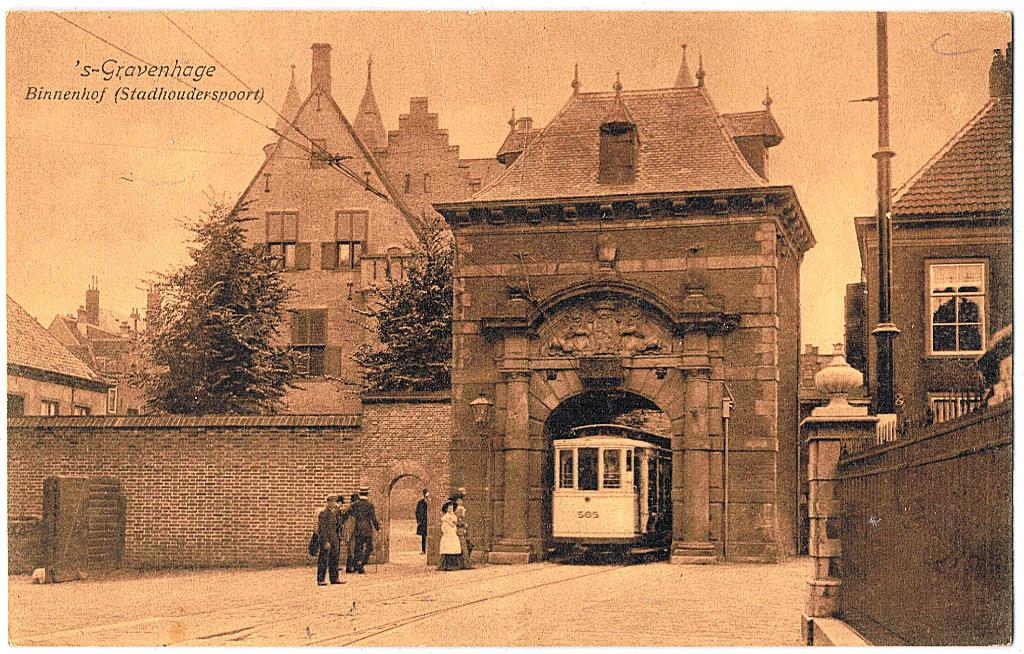 Den Haag 040, Binnenhof Stadhouderspoort, verstuurd 1913, Verzamelen, Ansichtkaarten | Nederland, Gelopen, Zuid-Holland, Voor 1920
