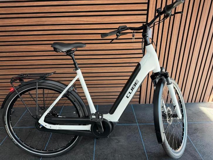 Cube Supreme Comfort | Bosch Smart | 500 km | 1 jr garantie, Fietsen en Brommers, Elektrische fietsen, Zo goed als nieuw, Cube