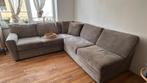 Grote L-hoekbank in taupe microvezel — uitstekende staat, Huis en Inrichting, Banken | Complete zithoeken, Ophalen, Zo goed als nieuw