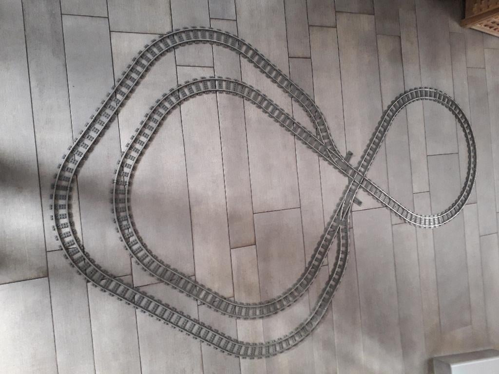 Lego trein 9V treinbaan rails met metalen loopvlak, Kinderen en Baby's, Speelgoed | Duplo en Lego, Ophalen of Verzenden, Zo goed als nieuw