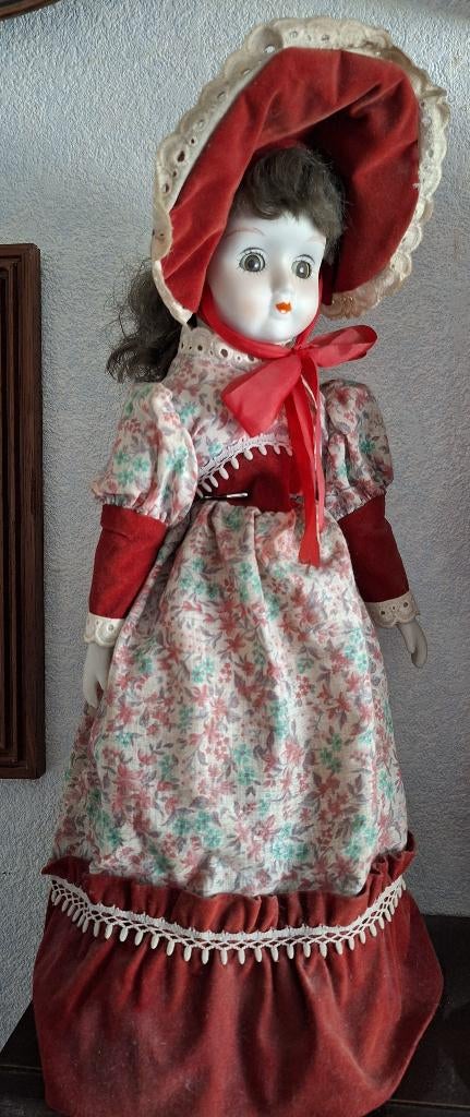 Vintage porseleinen verzamelpop, Verzamelen, Ophalen, Zo goed als nieuw, Pop