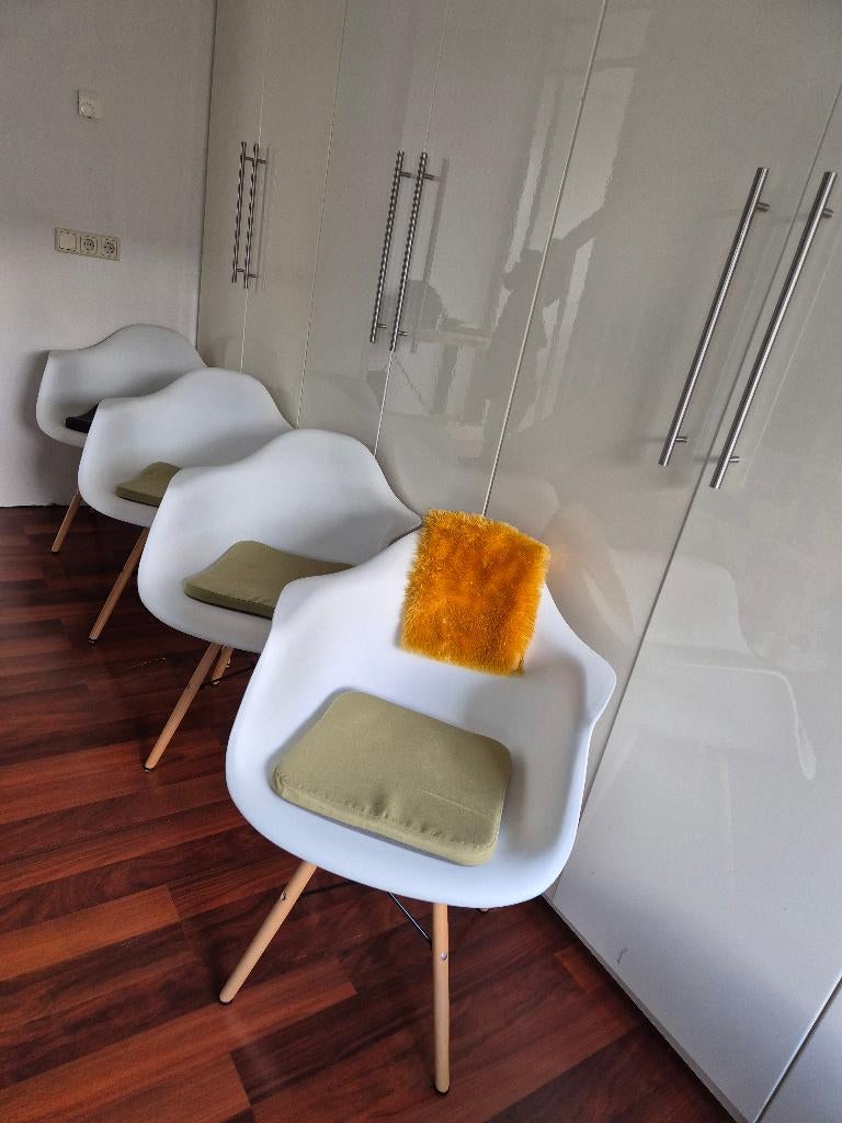 Design eetkamerstoel met houten poten, Huis en Inrichting, Stoelen, Ophalen, Gebruikt, Hout, Wit