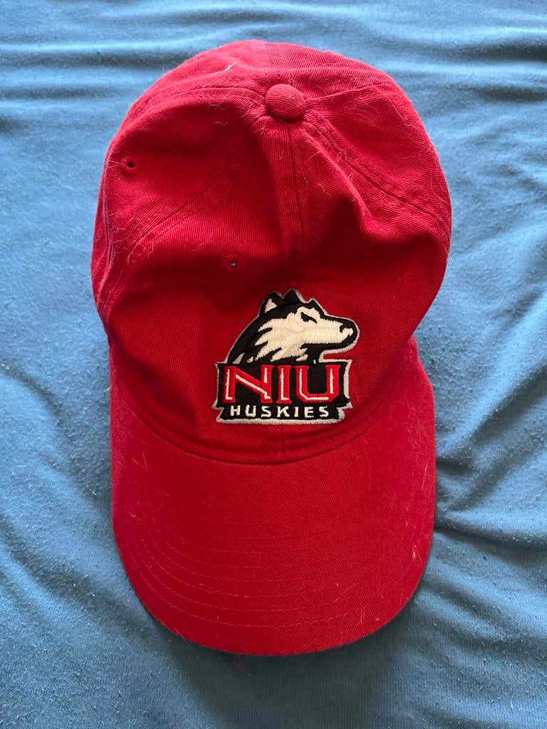 Adidas NIU Huskies Baseballpet Rood - Z.g.a.n.!, Ophalen of Verzenden, Zo goed als nieuw, One size fits all, Pet