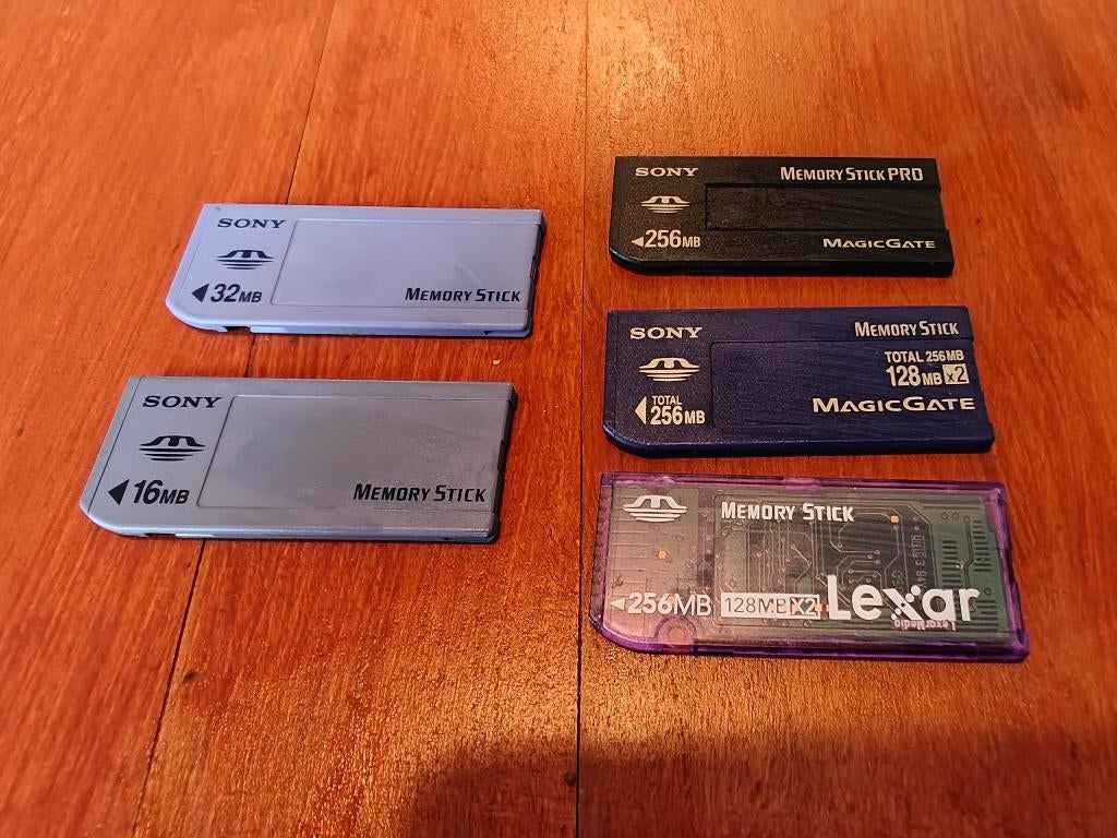 Sony Memory Stick verschillende beschikbaar, Memory stick, Zo goed als nieuw, Overige, Sony