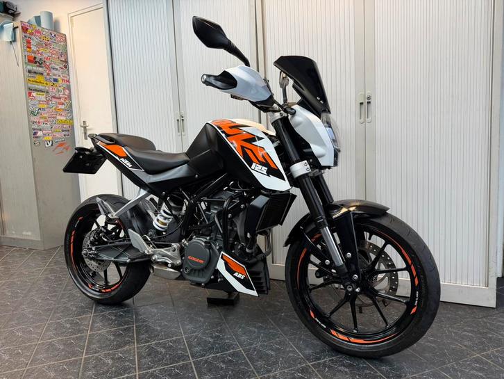 Ktm Duke 125 Abs: 1e eigenaar, 2015, uniek, smoke Led, ZGAN, Motoren, Motoren | KTM, Bedrijf, Naked bike, 11 kW of minder, 1 cilinder