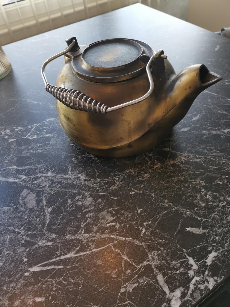 Oude bronzen theepot, Antiek en Kunst, Antiek | Koper en Brons, Ophalen of Verzenden