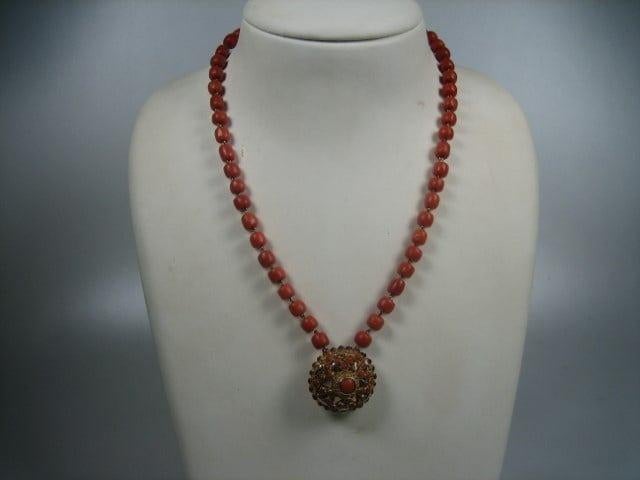 Antiek ketting bloedkoraal met 14 karaat gouden hanger 1880, Verzenden, Goud, Hanger, Met edelsteen