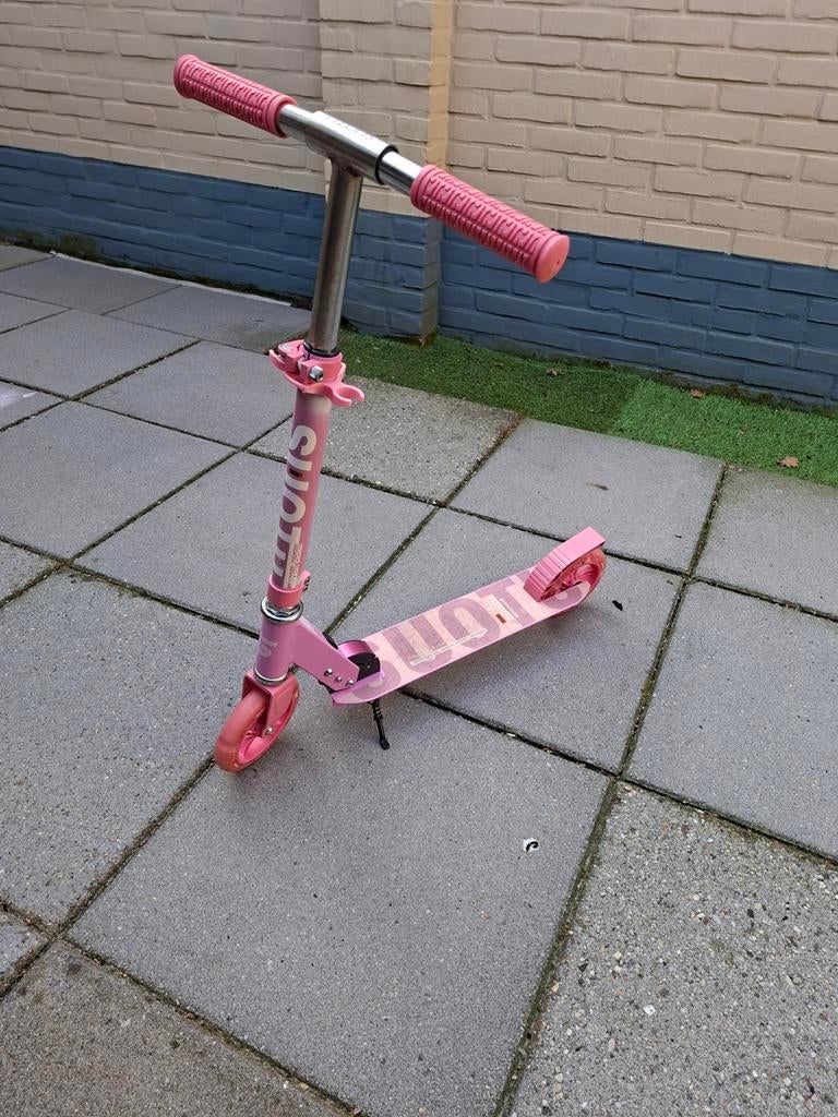 Suotu Kinderstep Roze met LED Wielen, Ophalen of Verzenden, Zo goed als nieuw, Gewone step, Suotu