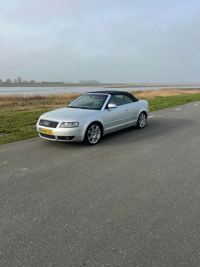 Audi A4 3.0 V6 162KW Cabrio AUT 2002 Grijs, Auto's, Audi, Particulier, A4, Benzine, E, Cabriolet, Automaat, Geïmporteerd, Zilver of Grijs
