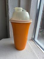 Tupperware vintage Quick Shake / Mix-Fix (500ml) - Oranje, Ophalen of Verzenden, Zo goed als nieuw, Oranje, Beker of Kan