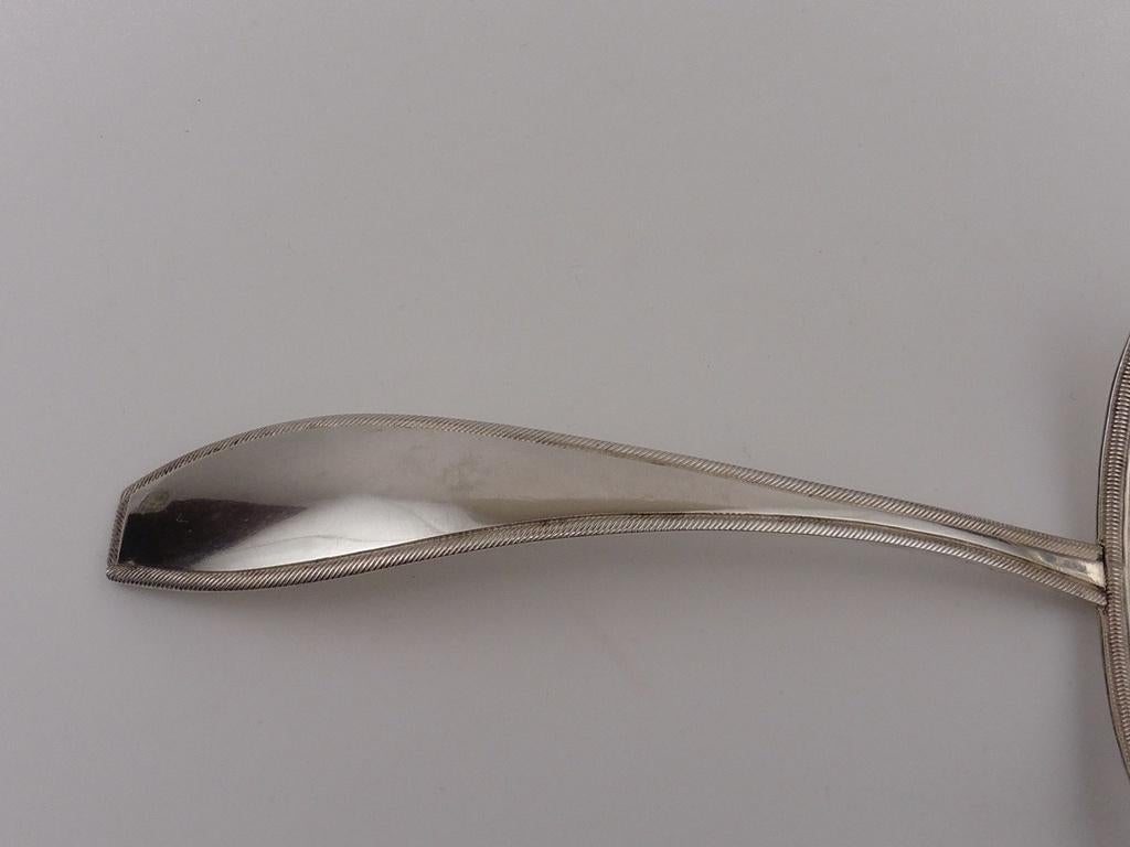 Zilveren strooilepel                                    Z214, Antiek en Kunst, Ophalen of Verzenden, Zilver